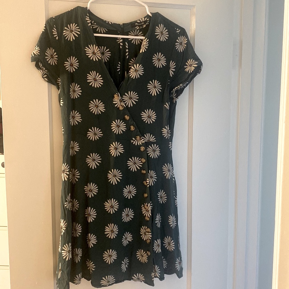 Cute Madewell green daisies dress size 10